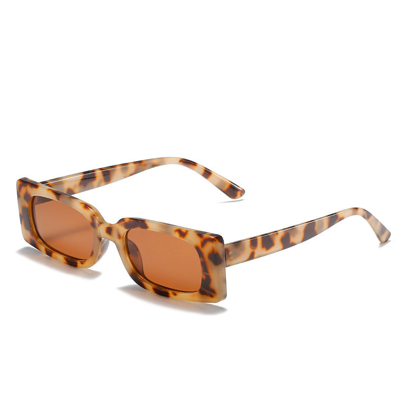 Dame solbrille i moderne retro-stil Skanto