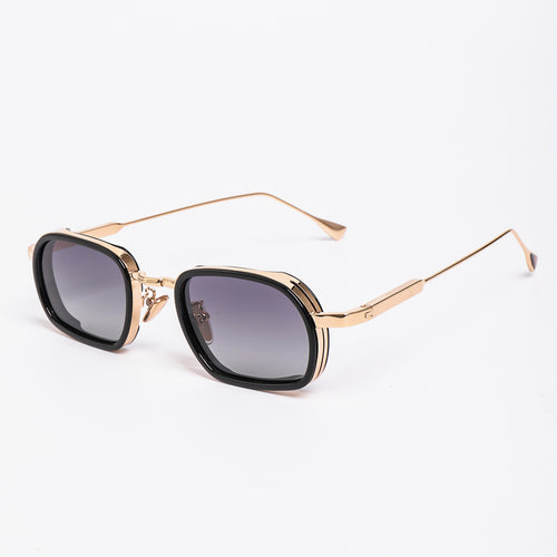Dame moteriktig solbrille med robust metallramme og trendy glass Skanto