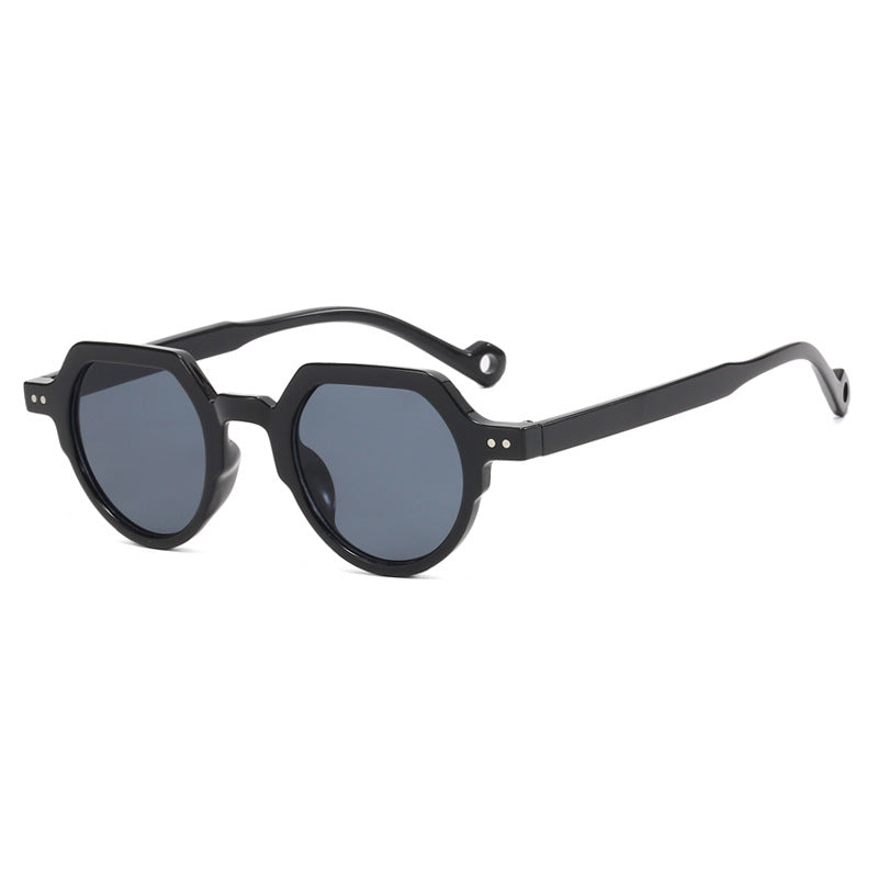 Dame geometrisk solbrille med beskyttende UV-filter og robust ramme Skanto