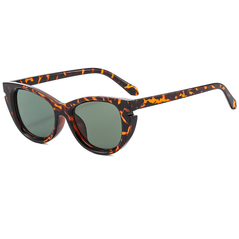 Dame Cat-Eye solbriller med robust plastramme Skanto