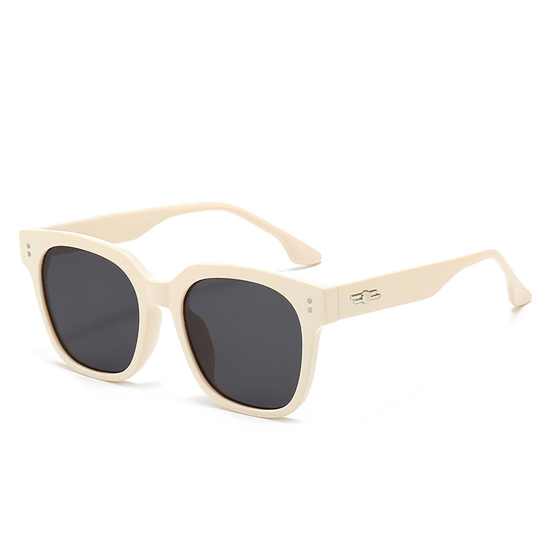 Dame firkantet solbrille med stilig ramme Skanto