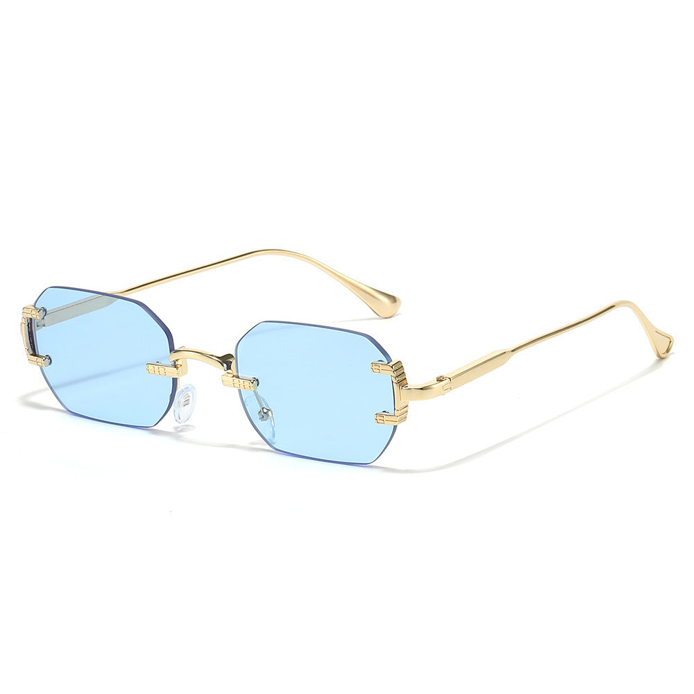 Dame moteriktig solbrille i elegant geografisk stil Skanto