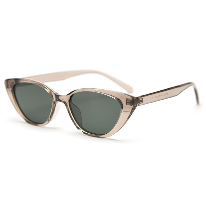 Dame Cat-Eye solbrille med moderne, elegant design Skanto