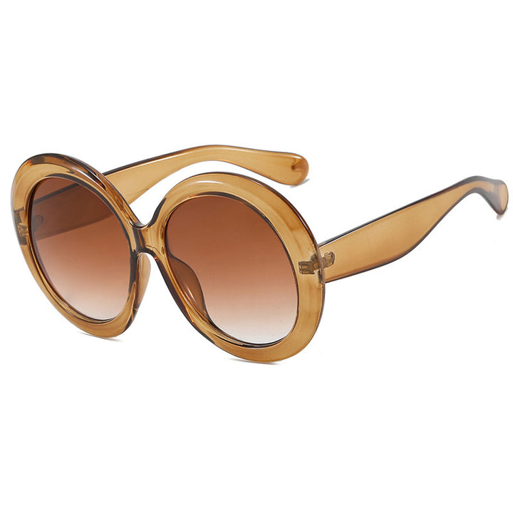 Dame oversized moteriktig solbrille med elegant design Skanto