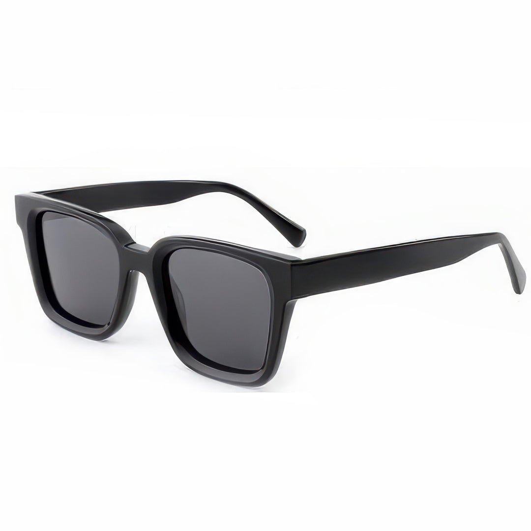 Dame moteriktig kvadratisk solbrille med transparent plastikkinn og polariserte linser Skanto