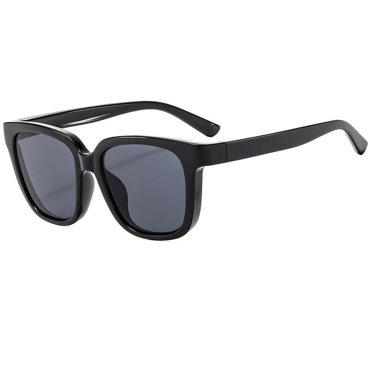Dame Cat-Eye solbriller med elegant og moderne ramme Skanto