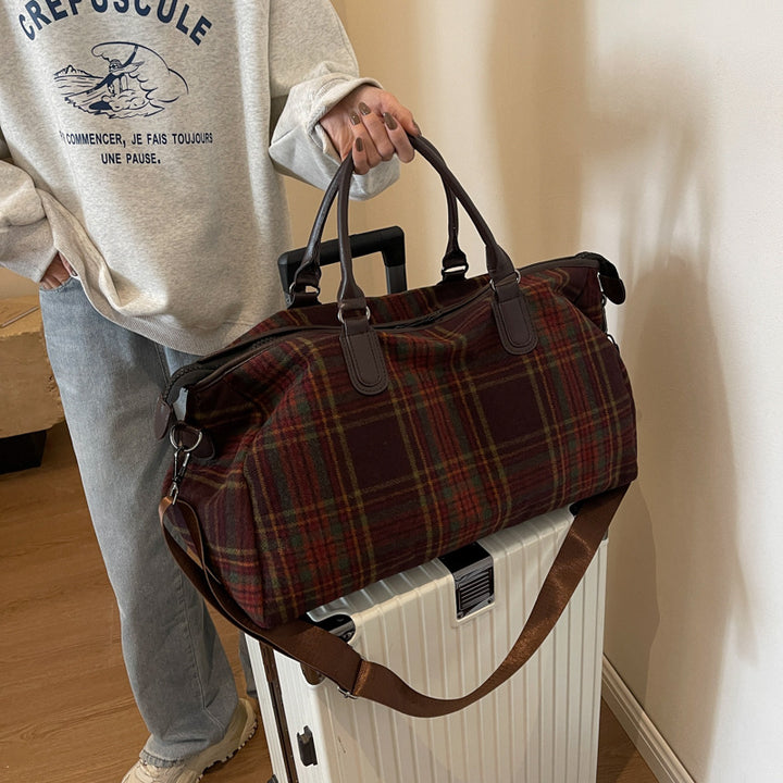 Sporty multi-purpose duffel bag with robust interior and durable handles Skanto