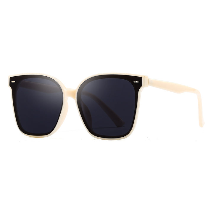 Dame solbrille i moderne geometrisk design Skanto