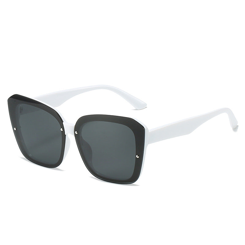 Damer oversized kvadratisk solbrille med sofistikert ramme Skanto