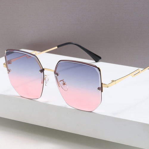 Dame geometrisk designer-solbrille med speilende linser Skanto