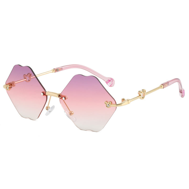 Dame geometrisk oversized solbrille med detaljerte, luksuriøse rammer Skanto