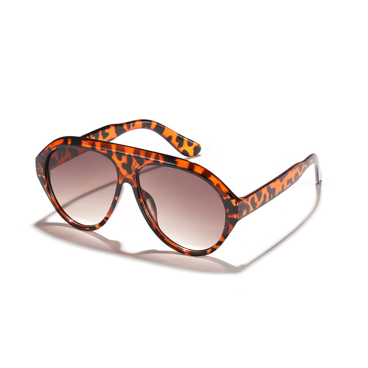 Dame solbrille med markant design og innovativ ramme Skanto