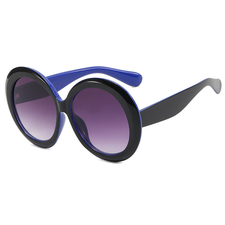 Dame oversized moteriktig solbrille med elegant design Skanto