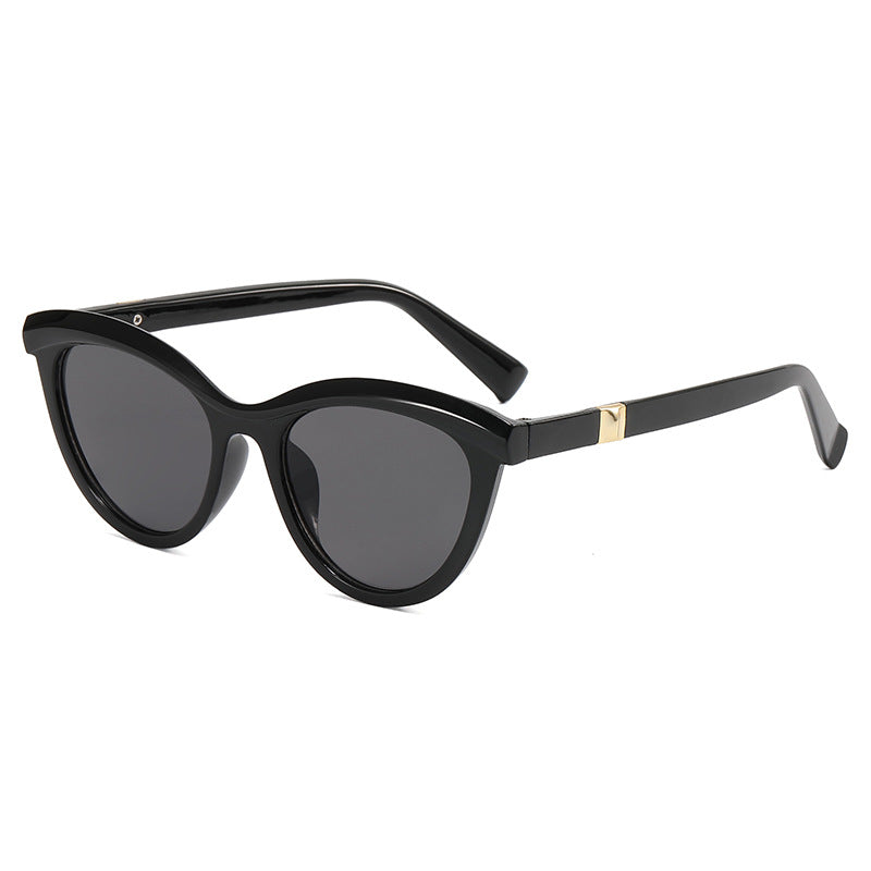 Dame elegant Cat-Eye solbriller med stilfull metallramme Skanto
