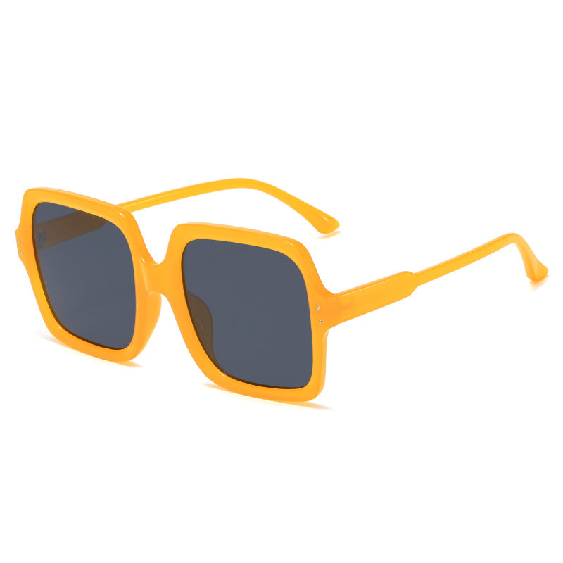 Dame moteriktig oversized solbrille med moderne design Skanto