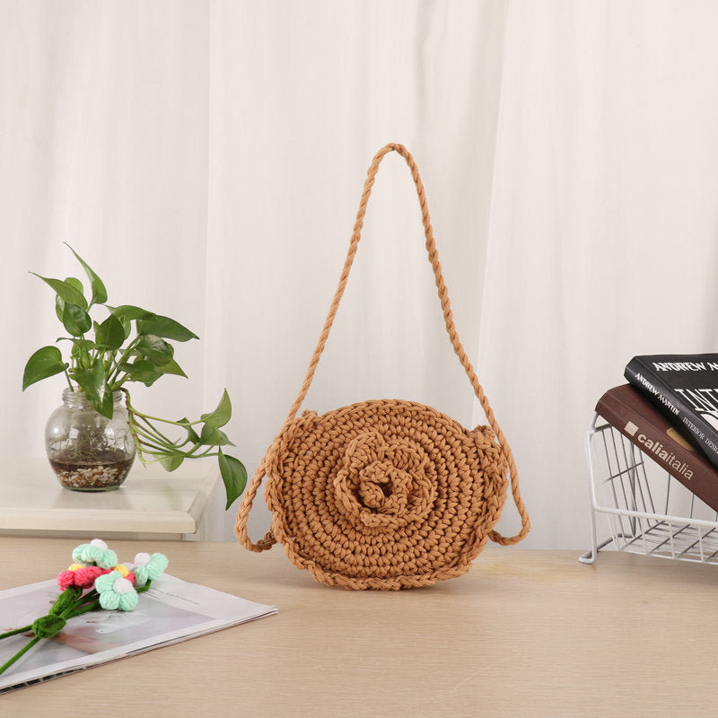 Håndlaget skulderveske med unikt blomsterdesign Skanto
