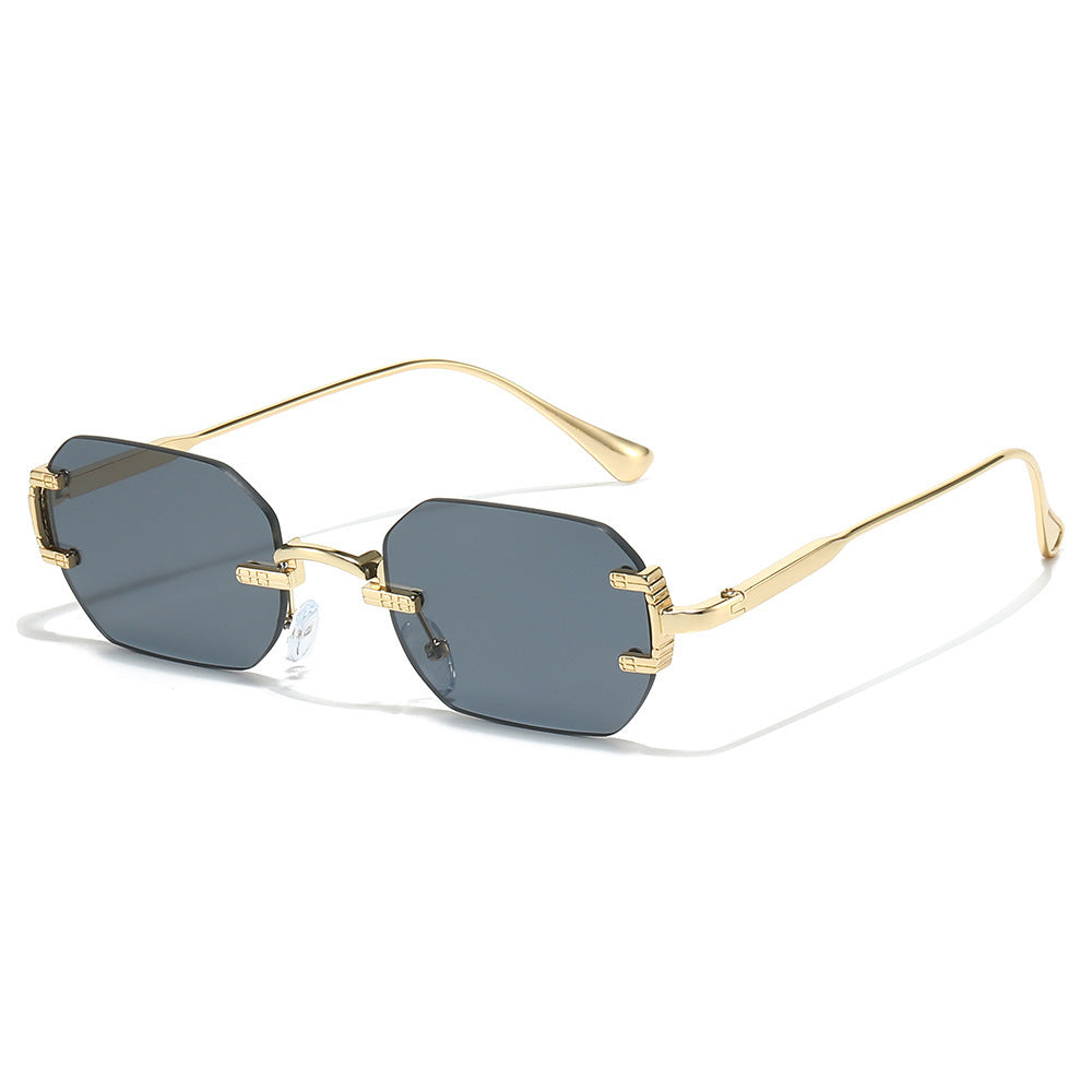 Dame moteriktig solbrille i elegant geografisk stil Skanto