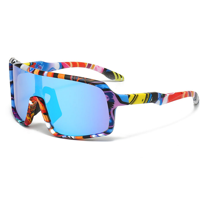 Dame fashion solbrille i futuristisk design med store glass Skanto