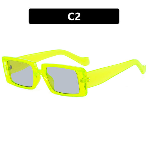 Dame moteriktig solbrille i attraktiv geometrisk design Skanto