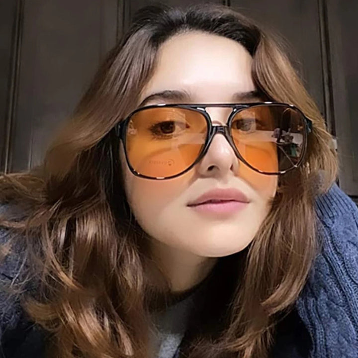 Dame moteriktig kvadratisk solbrille med bred ramme Skanto