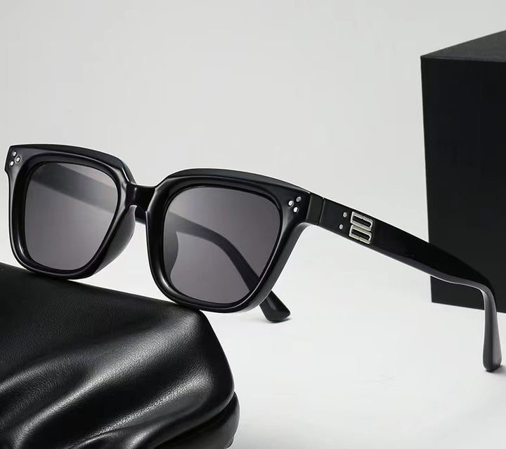 Dame moteriktig oversized solbrille med robust plastikkramme Skanto
