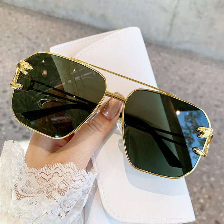 Dame kvadratisk solbrille med luksuriøs metallramme Skanto
