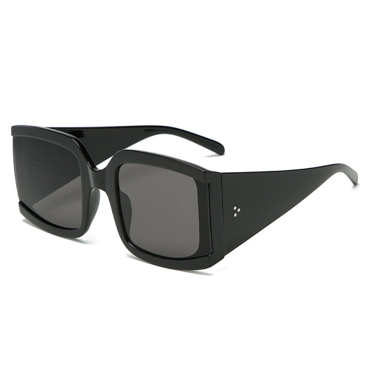 Dame oversized solbrille i moderne minimalistisk stil Skanto