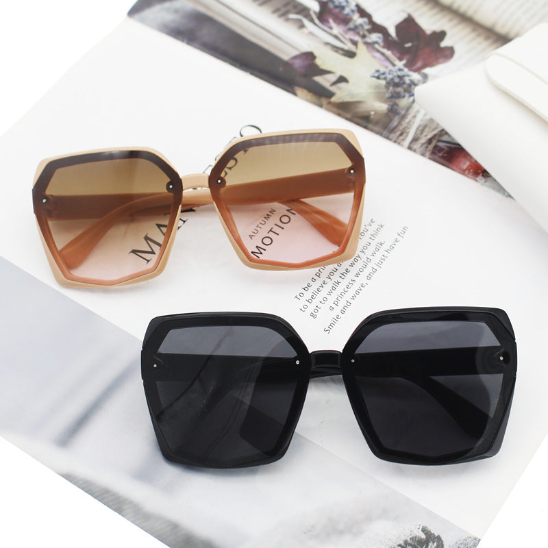Dame Designer-solbrille i elegant hexagon-design Skanto
