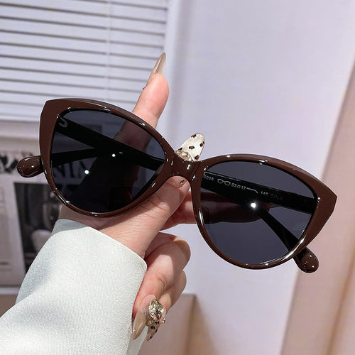 Dame Cat-Eye Solbriller med moteriktig og solid ramme Skanto