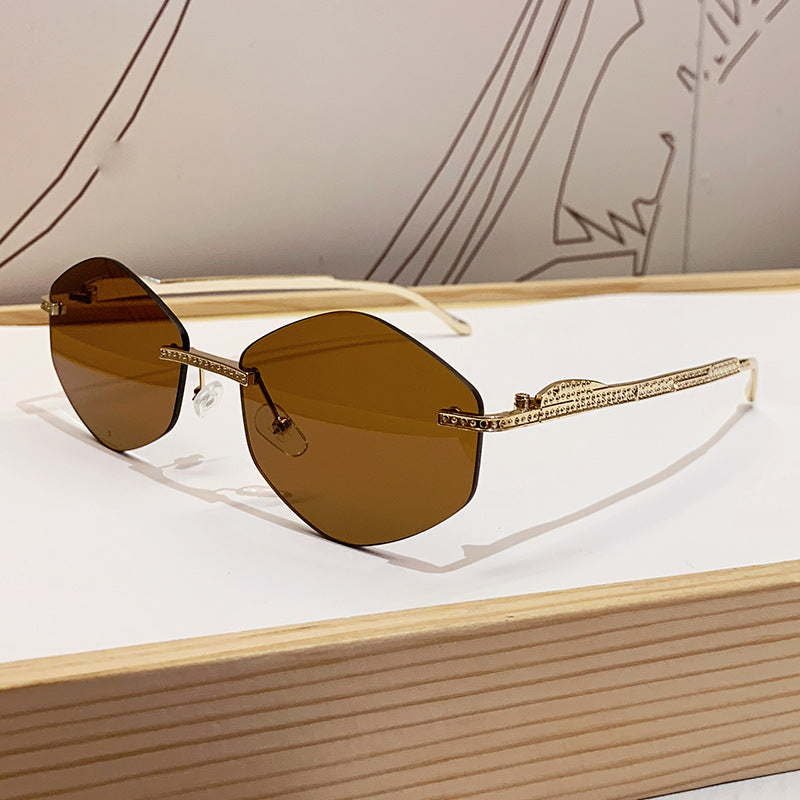 Dame ekstravagant solbrille med glitrende aksenter Skanto