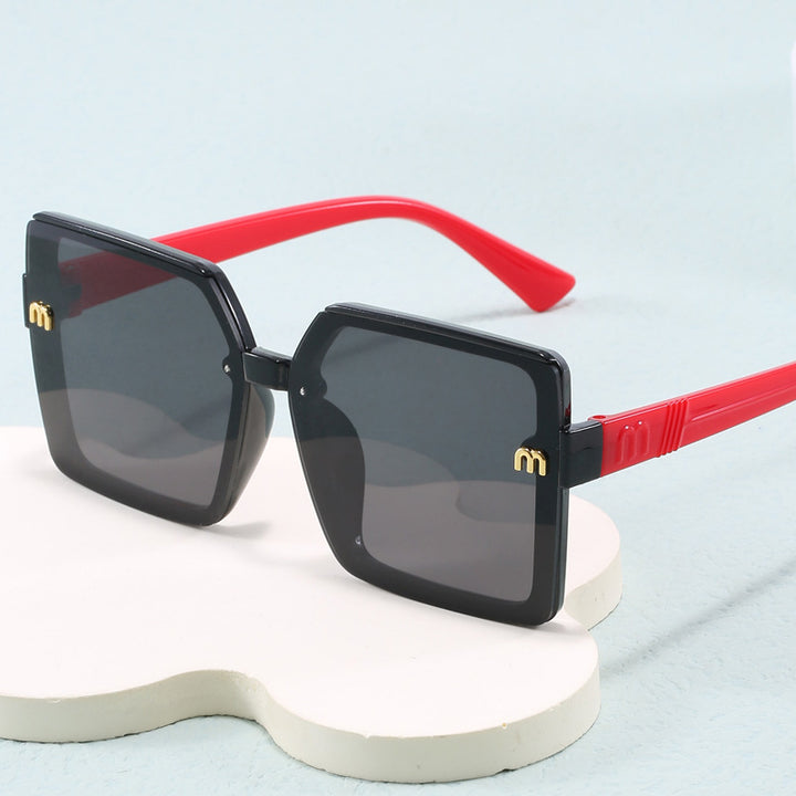 Dame moteriktig kvadratisk solbrille med speilende gradient Skanto