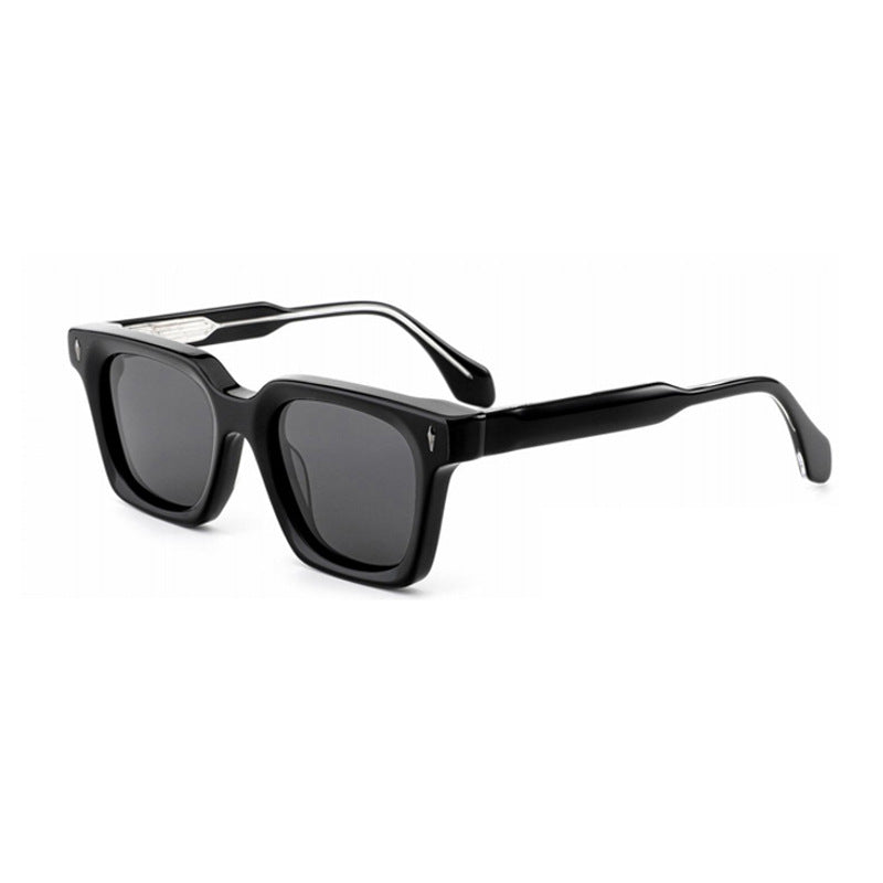 Dame klassisk kvadratisk solbrille med robust ramme og UV-beskyttelse Skanto