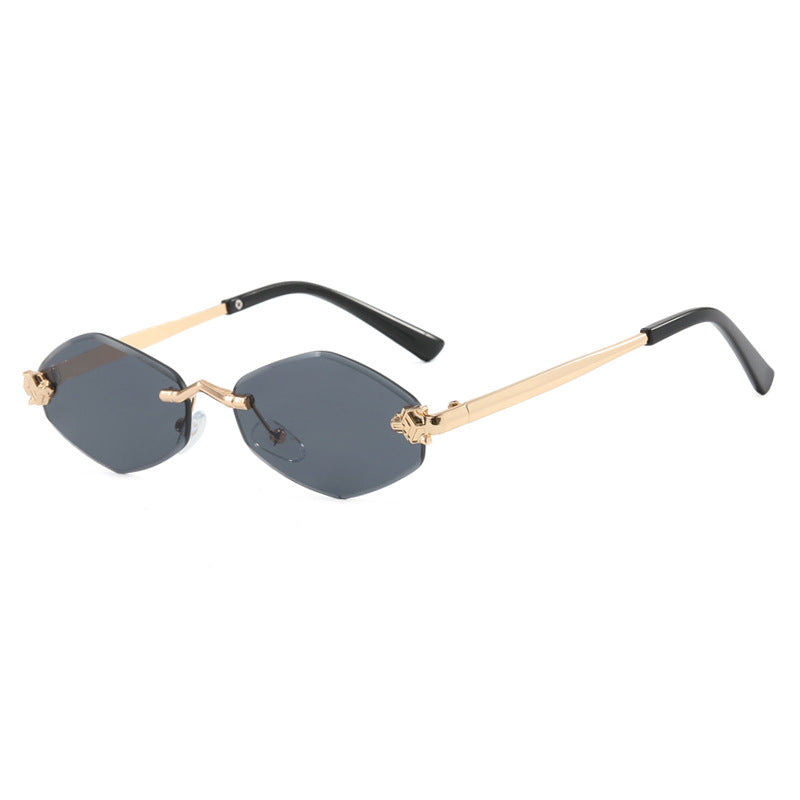 Dame geometrisk solbrille med dobbelt metallramme og beskyttende linser Skanto