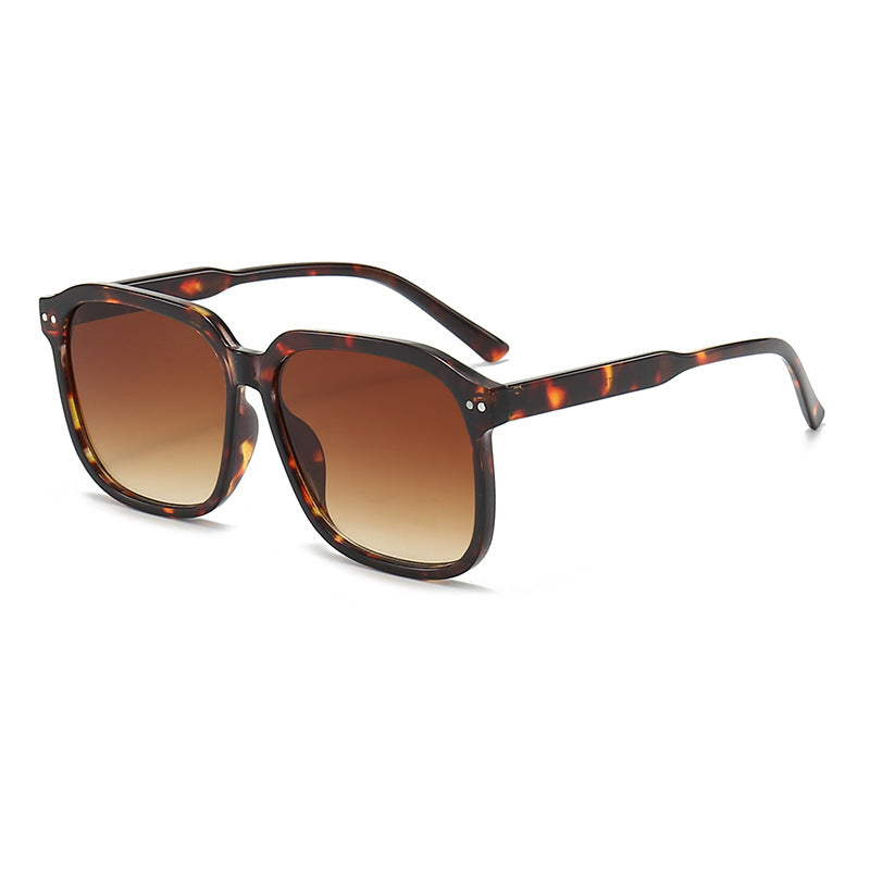 Dame Kvadratisk Solbrille med robust ramme og UV-beskyttelse Skanto