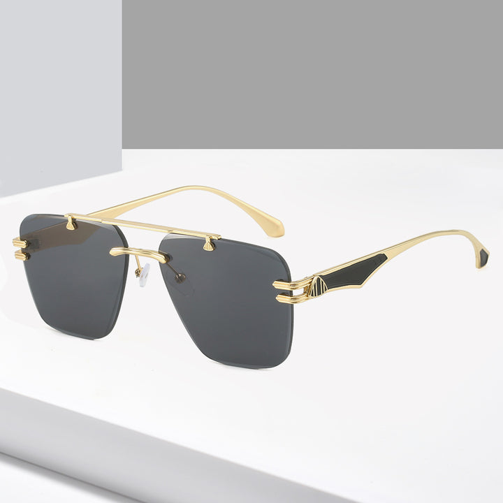 Dame Designer-solbrille i ekstravagant ramme Skanto