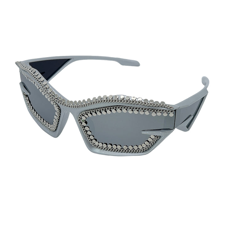 Dame designer-solbrille i futuristisk stil med glitrende strassten dekorasjon Skanto