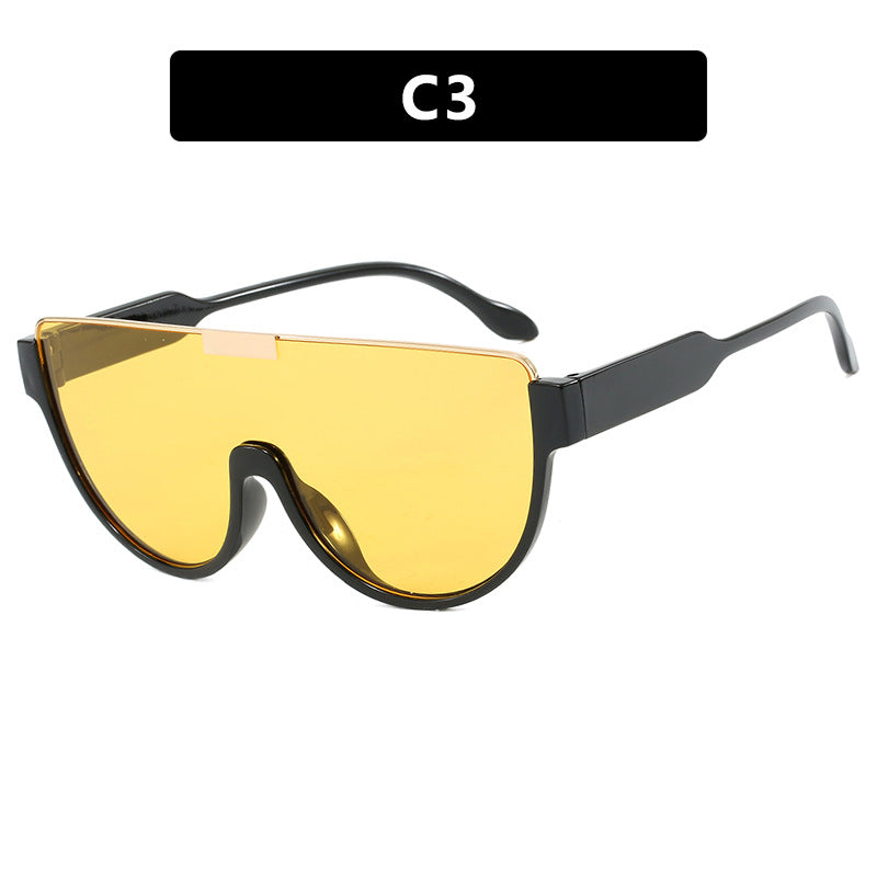 Dame Motebærende Oversized Solbrille Skanto