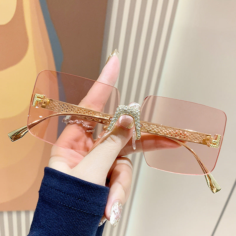 Dame ekstravagante heksagonal solbrille Skanto