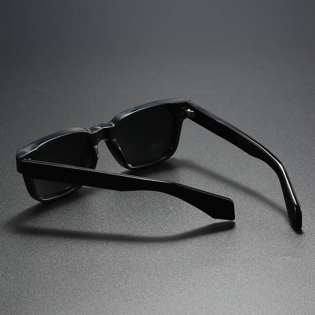 Dame kvadratisk solbrille med markant skilpaddemønster Skanto