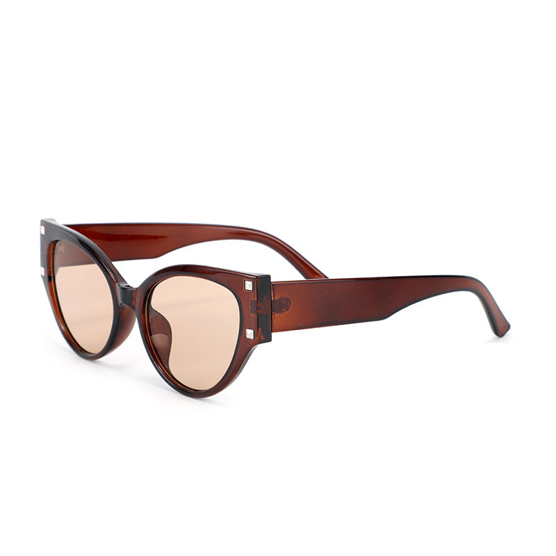 Dame trendy Cat-Eye solbriller med glamorøse aksenter Skanto
