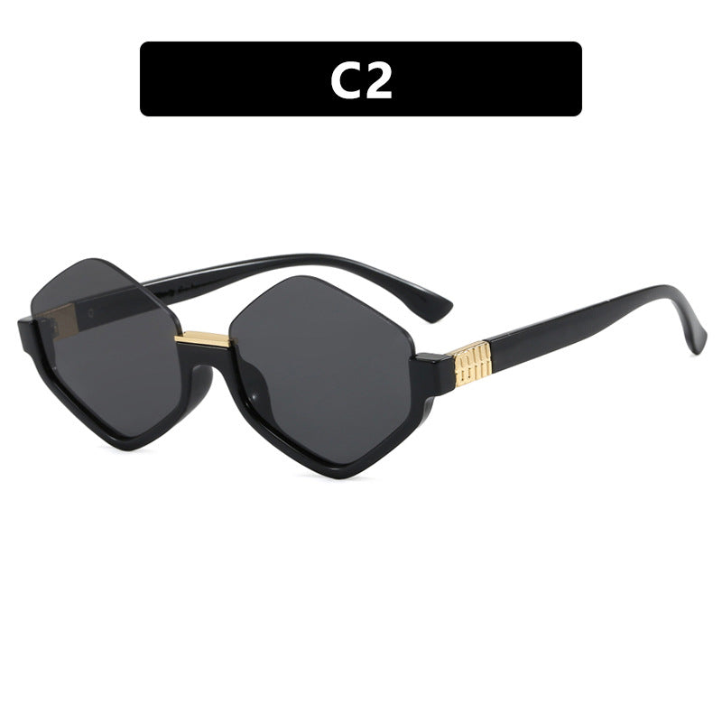 Dame moteriktig solbrille med trendy sekskantet ramme og beskyttende linser Skanto
