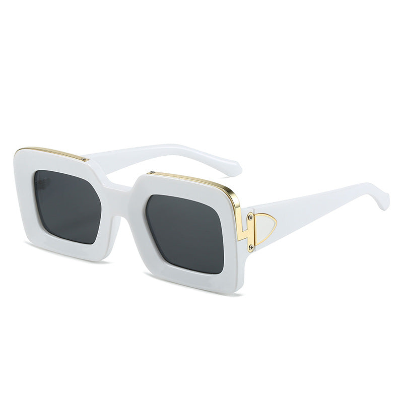 Dame kvadratisk solbrille med luksuriøs design og gyldne accenter Skanto