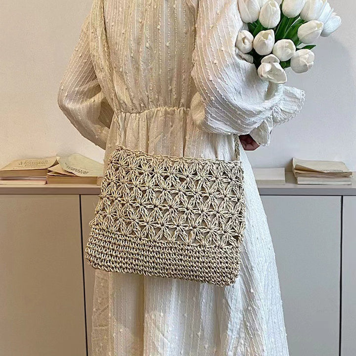 Håndlaget makraméveske med blomsterdetaljer Skanto