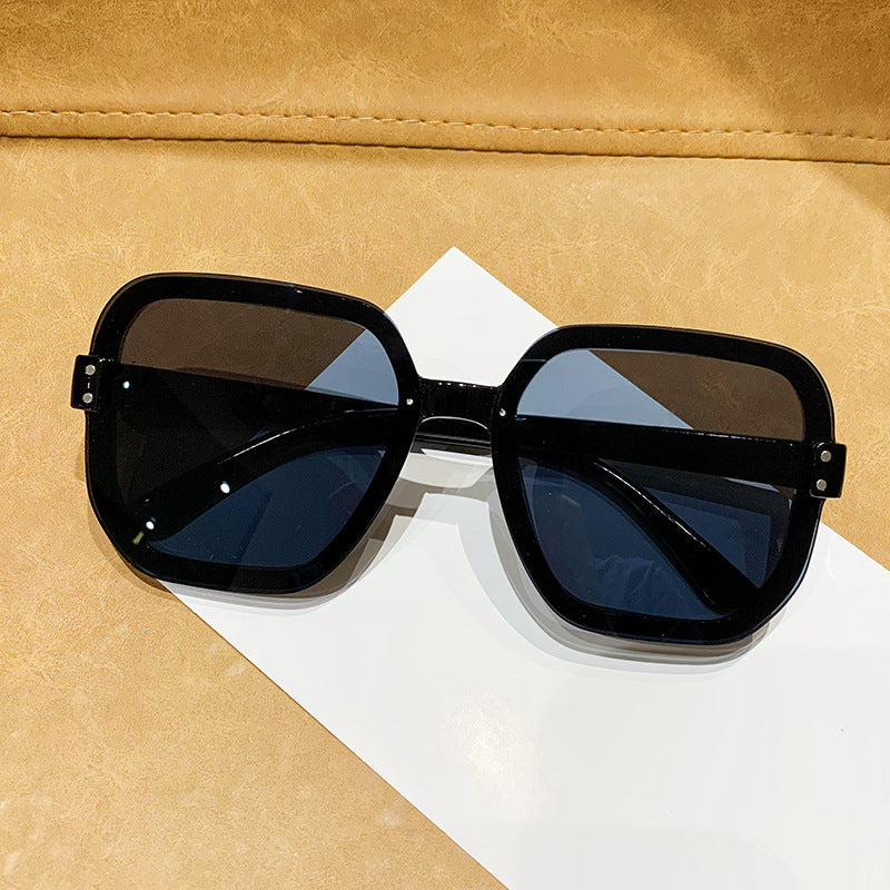 Kvinnenes trendy statement solbriller Skanto