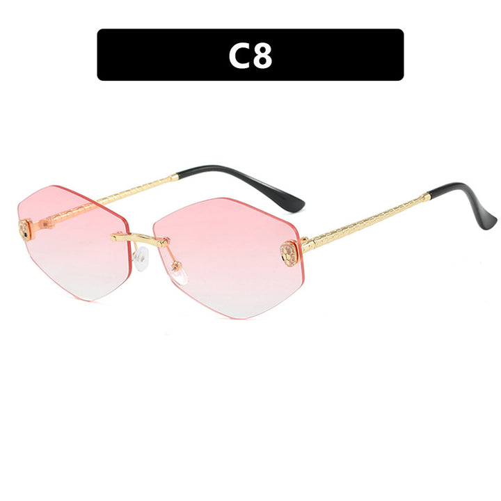 Dame geometrisk solbrille i moderne design med elegant metallramme Skanto