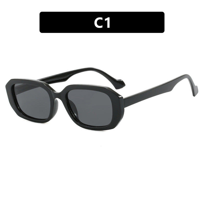 Dame moteriktig solbrille med elegant geometrisk design Skanto