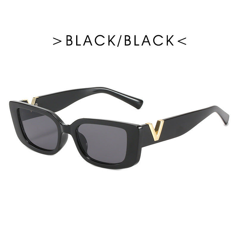 Dame moteriktig solbrille i klart design Skanto