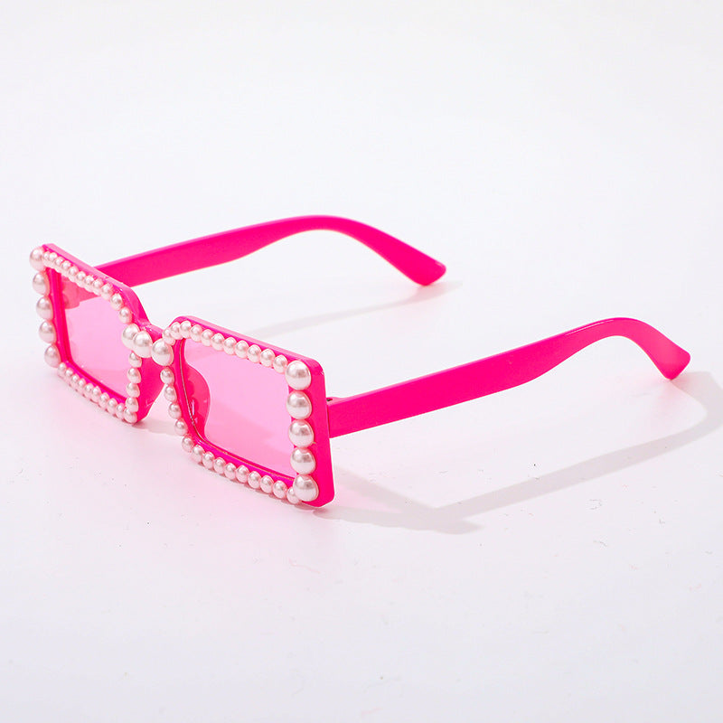 Dame stilig solbrille med perlepynt Skanto