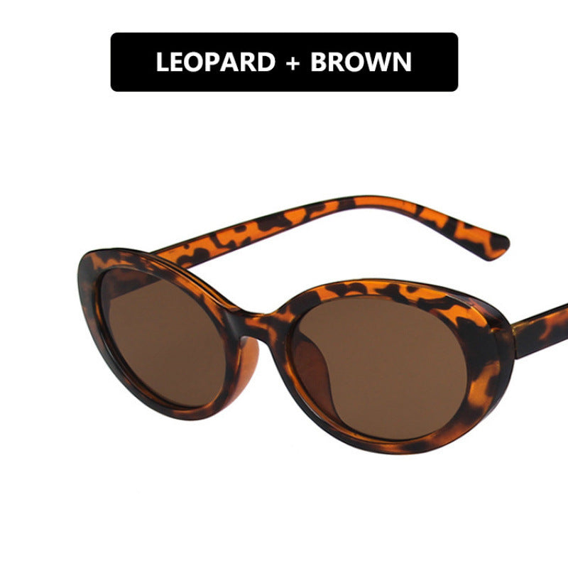 Dame Cat-Eye solbriller med gjennomsiktig ramme og gradient linser Skanto