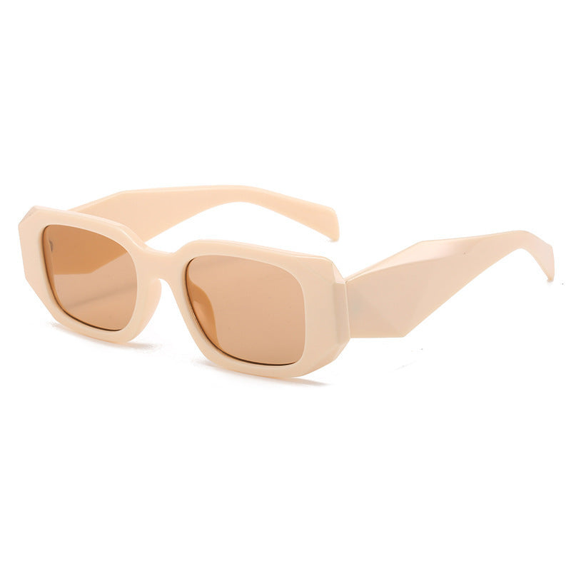 Dame Stilig solbrille med unik geometrisk ramme Skanto